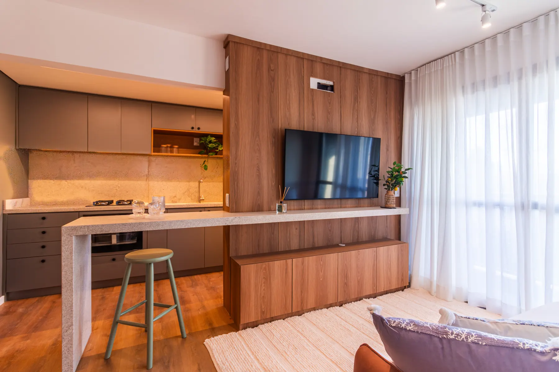 Cozinha integrada ao living do decorado de 3 dormitórios